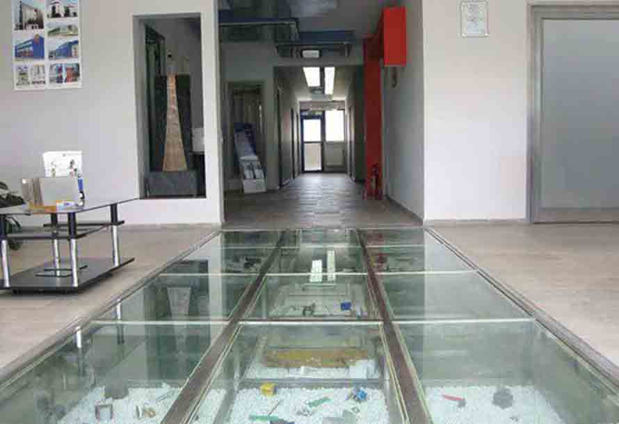 Sàn kính cường lực trang trí 1