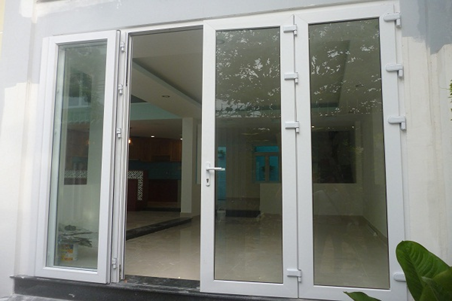 kích thước cửa kính cường lực 4 cánh
